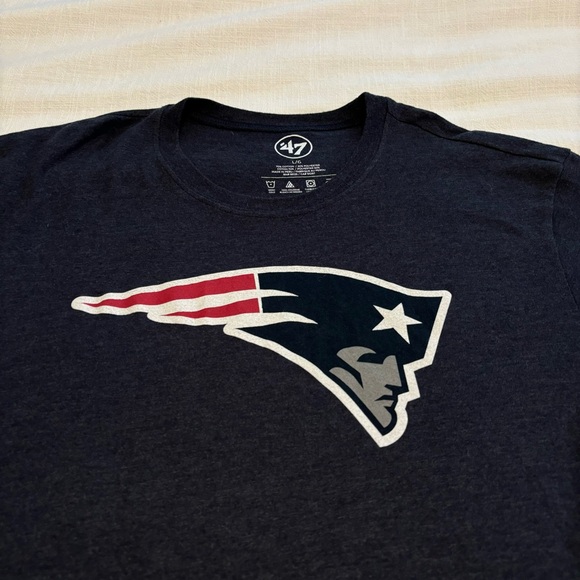 Men’s 47 Brand New England Patriots Tee - Picture 2 of 7